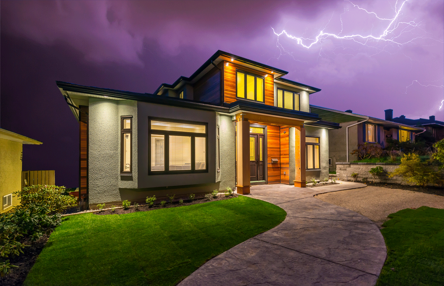 lights on during a lightning storm