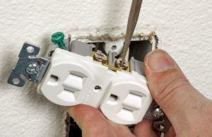 hand tightening screw on electrical recepticle